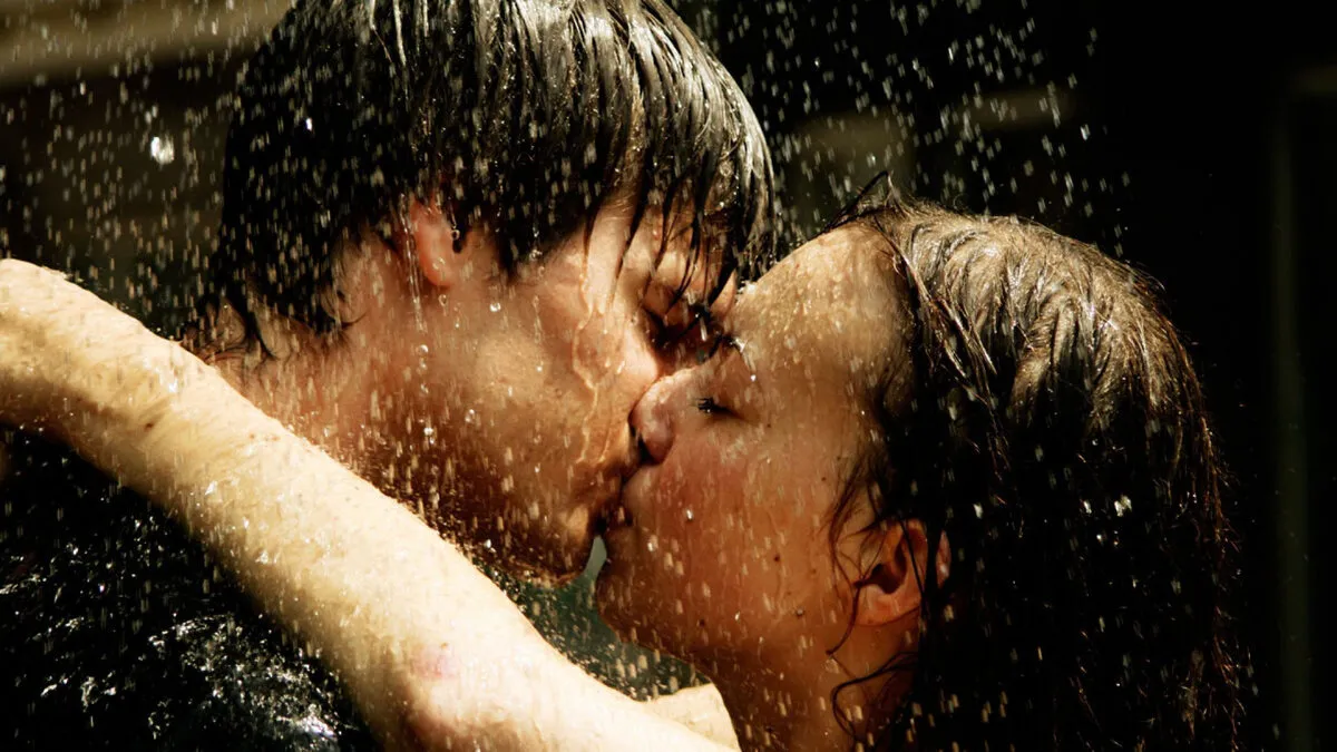 Подушка-сердце с принтом на тему: Love is Любовь – отдыхать вместе | Booom Shop Подушка-сердце с принтом на тему: Love is Любовь – отдыхать вместе | Booom Shop