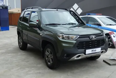 Сравнение Chevrolet Niva и Lada (ВАЗ) Niva Legend по характеристикам,  стоимости покупки и обслуживания. Что лучше - Шевроле Нива или Лада Нива  Легенд
