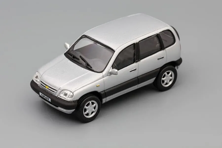 Масло для Chevrolet Niva, VAZ 2123. Подбор масла RAVENOL. Масло для Chevrolet Niva, VAZ 2123. Подбор масла RAVENOL.