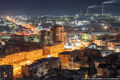 Вид ночного города с высоты …» — создано в Шедевруме