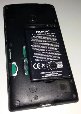 File:Nokia Lumia 520 with Battery.jpg - Wikimedia Commons