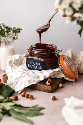 Homemade Nutella {Chocolate Hazelnut Spread} - 5 Ingredients