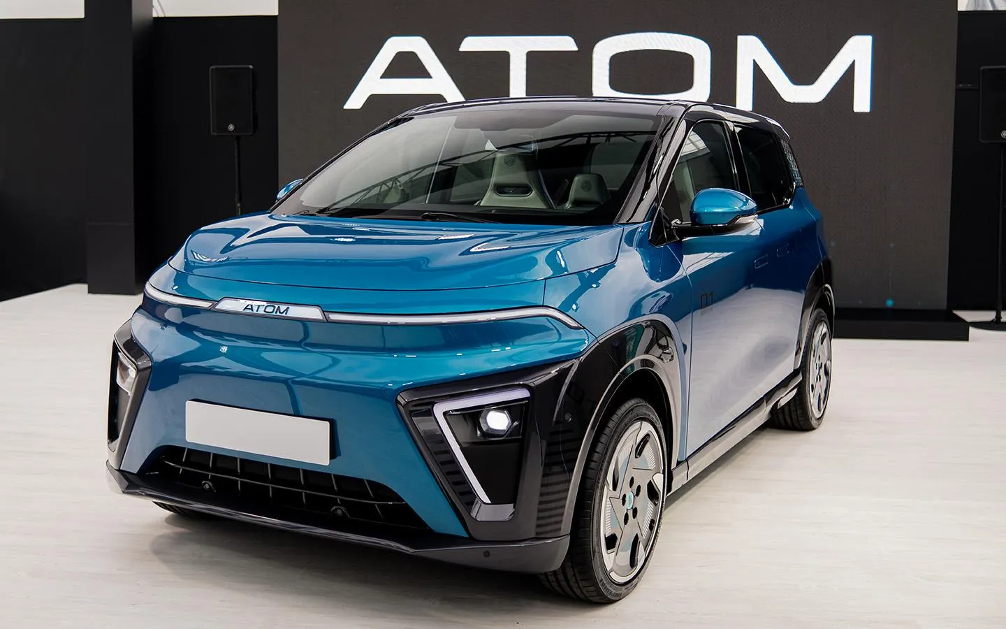 Новый российский автопроизводитель «Атом» представил хетчбэк с необычными дверями :: Autonews Новый российский автопроизводитель «Атом» представил хетчбэк с необычными дверями :: Autonews