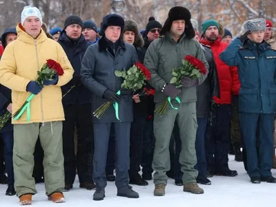 Вечная память и скорбь: на Сахалине почтили память погибших в Великой  Отечественной войне - SakhalinMedia.ru