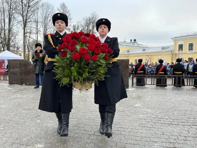 Летчики Ленинградской армии ВВС и ПВО в Санкт-Петербурге почтили память  погибших защитников и жителей города : Министерство обороны Российской  Федерации