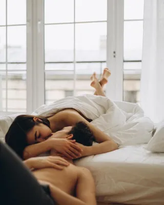 Лав стори в постели | Фотосессия, Фотография пары, Парные фотосессии