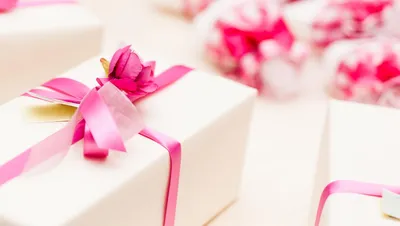 105 свежих идей подарков гостям на свадьбе | Wedding Blog