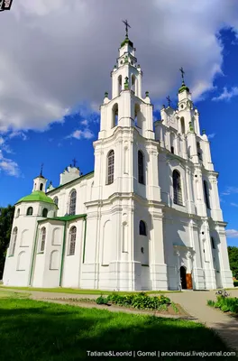 Полоцк. ЦЕНТРАЛЬНАЯ ПЛОЩАДЬ ГОРОДА. Что то здесь не так - площадь слишком  велика для такого города. На открытках начала 20 века где-то в этом районе  виднеется огромный костел. Видимо снесли его в