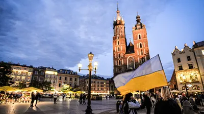 Польша предоставила гражданство рекордному числу украинцев | РБК Украина