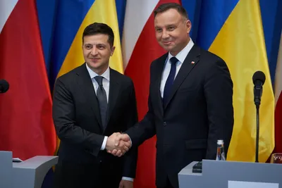 Украина и Польша с открытым сердцем движутся в будущее и акцентируют  внимание на том, что объединяет – Владимир Зеленский по итогам встречи с  Анджеем Дудой — Официальное интернет-представительство Президента Украины