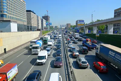 Как в выходные не попасть в пробки на дорогах страны. Проверьте список  мест, где могут быть