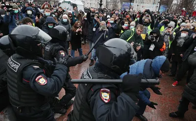 Протесты против пенсионной реформы в Париже