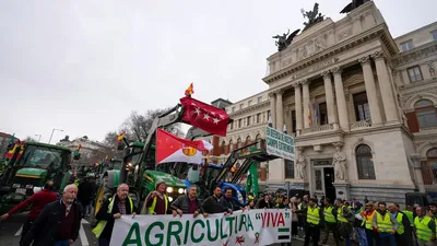 Цейлонский бунт: на Шри-Ланке проходят массовые протесты | Фотогалереи |  Известия