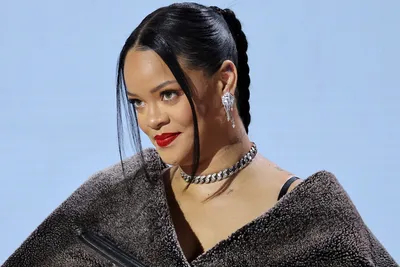 Rihanna Introduces the Mob-Wife Bob in Paris | Glamour