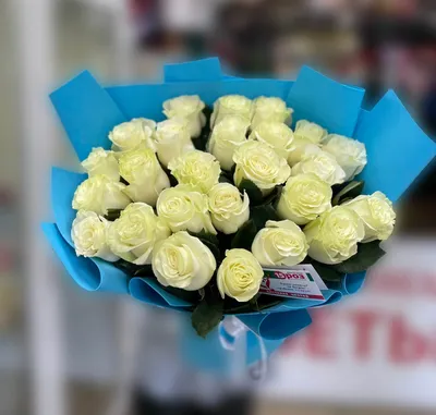 Зимний букет с белыми розами и гортензией купить в Киеве: цена, заказ,  доставка | Магазин «Камелия»