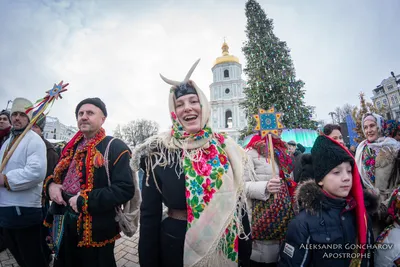 Готовимся колядовать, щедровать и посевать: когда нужно это делать, и кому  строго запрещено | Новини