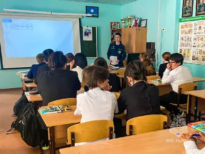 Открытый урок по безопасности дорожного движения провели для школьников в  Артеме - PrimaMedia.ru