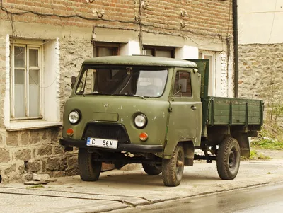 Closer look - UAZ 469 - Walk-around and Drive - YouTube