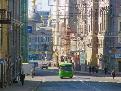 Темная улица города зимой, фонари, …» — создано в Шедевруме