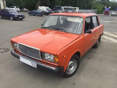 File:Lada 2107 (VAZ-2107) 02.jpg - Wikimedia Commons