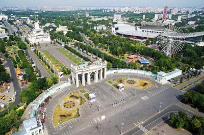 Предновогодняя столица и выставка «Россия» на ВДНХ» | Чемодан турагентство