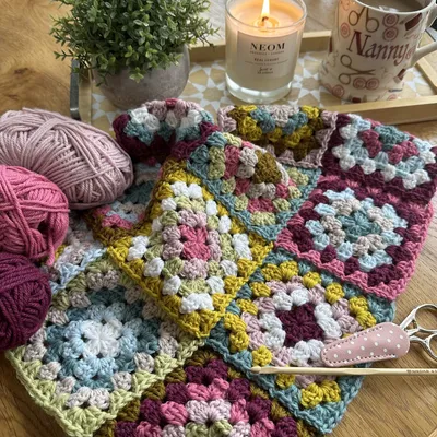 Granny Square Tote Bag · Hopelessly Devoted Crochet