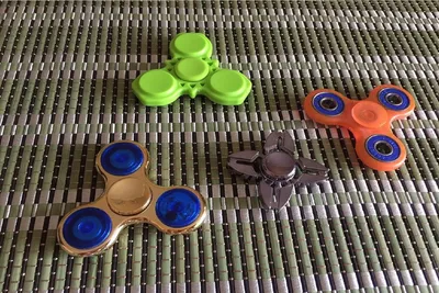 Розовый Светящийся спиннер Hand Spinner Pink - недорого в интернет магазине  skuter77.ru