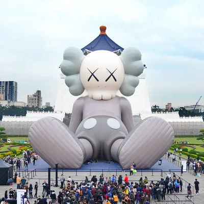 10 things to know about KAWS | Christie's