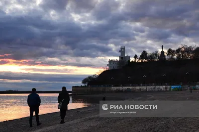 На Владивосток обрушился шторм, ветер и мощный ливень 8 июня 2023 года: нет  связи, видео из города, последние новости, какие улицы затопило - KP.RU