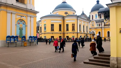 Храм Святой Блаженной Матроны Московской, православный храм, МКАД, 32-й  километр, вл7А, Москва — Яндекс Карты