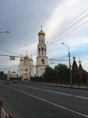 Храм Спаса Преображения и гостиница «Брянск» фото - Брянск - Фотографии и  путешествия © Андрей Панёвин