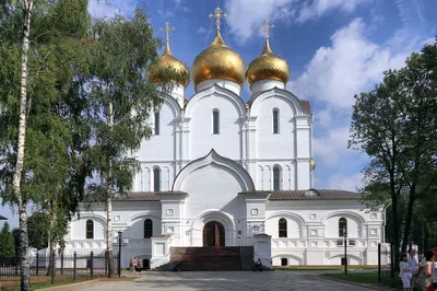 Ярославль: уникальные церкви, экскурсия за кулисы первого русского театра и  пироги с солеными огурцами - Ведомости.Город