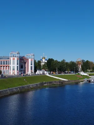 Ресторан Ротонда в Твери. Свадебная фотосессия в La Rotonda в кинотеатре  Звезда, Тверь.