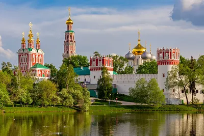 Топ-10 красивых мест для бесплатной фотосессии на лето и весну в Москве и  Подмосковье