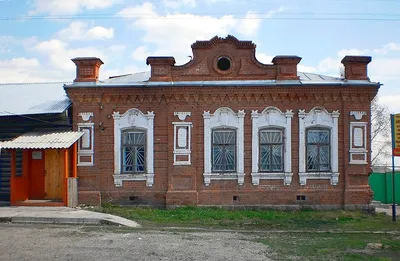 Колывань (Колыванский район). Собор Троицы Живоначальной, фотография.  документальные фотографии Востановленный фасад Троицкого собора.