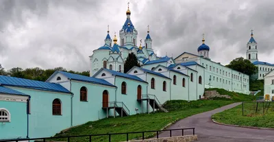 Коренная пустынь в городе Свобода