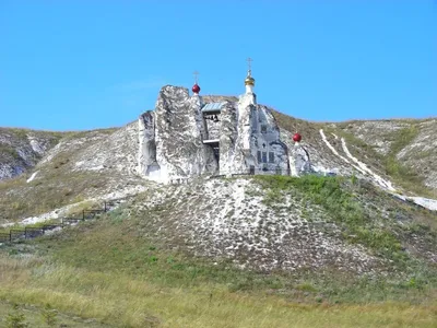 Подземные храмы и кельи Костомарово