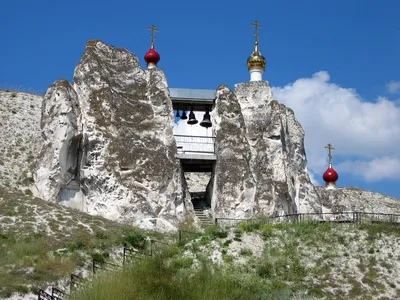 Воронежская область знаменита своими пещерными храмами, вырубленными в  толще меловых горах - ДИВНОГОРЬЕ, БЕЛОГОРЬЕ и КОСТОМАРОВО | Visit Voronezh  | Визит Воронеж | Дзен