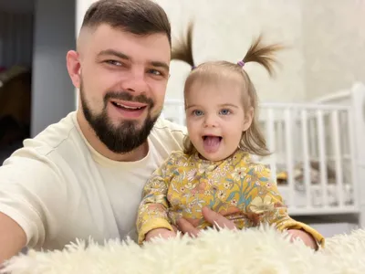 Я привез малых здоровых и живых\": как шесть детей выжили в Мариуполе,  застряли в ДНР и оказались в Европе - BBC News Русская служба