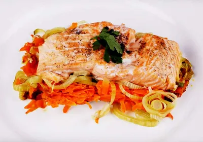 Красная рыба в духовке с сыром рецепт с фото пошагово - 1000.menu