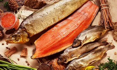 Стейк из красной рыбы с коктейлем из морепродуктов — рецепт от ВкусВилл