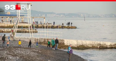 Толпа купальников на пляже в Черном море Ольгинка Краснодарский край  Редакционное Стоковое Фото - изображение насчитывающей курорт, люди:  156989168