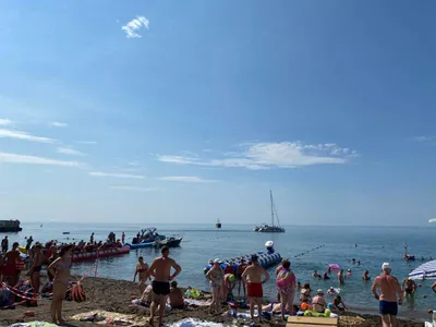 Фото: Голубая бездна, пляж, Краснодарский край, городской округ Геленджик,  село Дивноморское, Голубая Бездна — Яндекс Карты