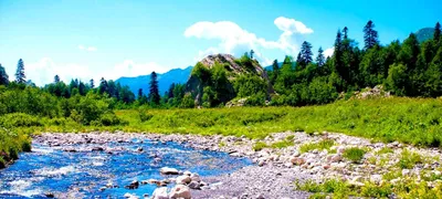 Панорама красивого White River в кавказских горах в Adygea, область  Краснодар России 23 Стоковое Фото - изображение насчитывающей гранит,  огромно: 89950230