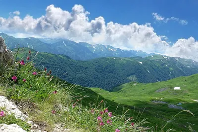 Фотография Россия, город Краснодар. Городской пейзаж. Панорама фонтана в  честь Святой великомученицы Екатерины - покровительницы города Краснодара -  Екатеринодара | Фотобанк ГеоФото/GeoPhoto | GetImages Group