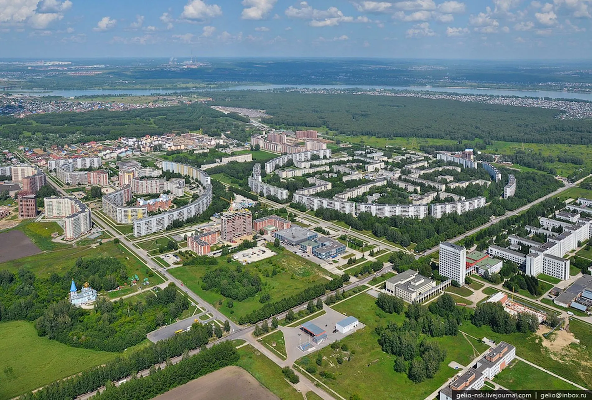 Наукоград небольшой город. Краснообск наукоград. Линево Новосибирская область. Краснообск Новосибирск. Новосибирск поселок Линево.