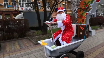 Креативный дед мороз, удочка, подарки…» — создано в Шедевруме