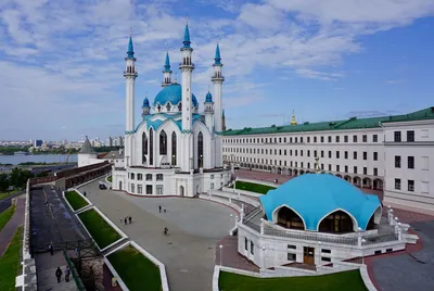 Во сколько вечером включается подсветка мечети Кул-Шариф в Казани?» —  Яндекс Кью