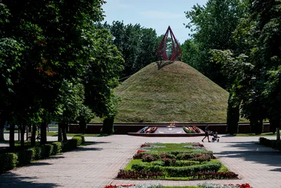 Церемония возложения венка и цветов в мемориальном комплексе \"Курган Славы\"  | Официальный интернет-портал Президента Республики Беларусь