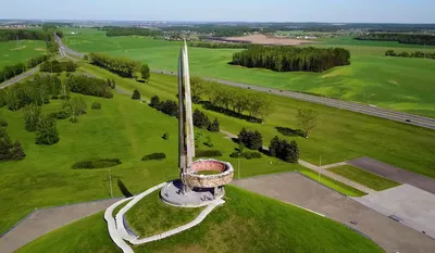 Обновленный «Курган Славы» в лучах подсветки